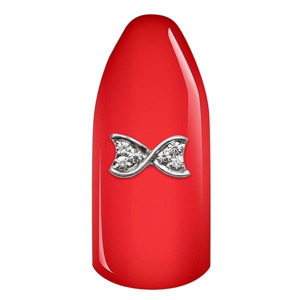 Decoratiuni Unghii 3D - Fundita cu strasuri 05